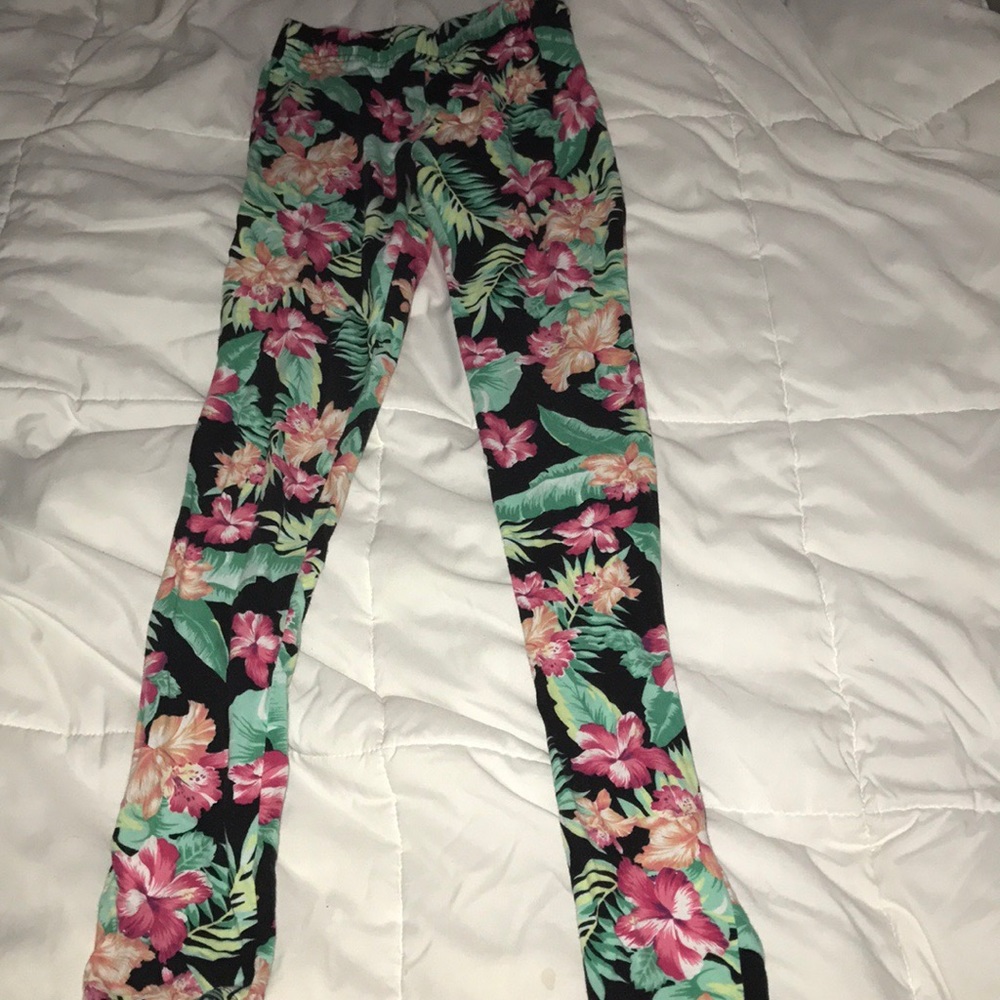 Forever 21 Tropical Floral Print Leggings